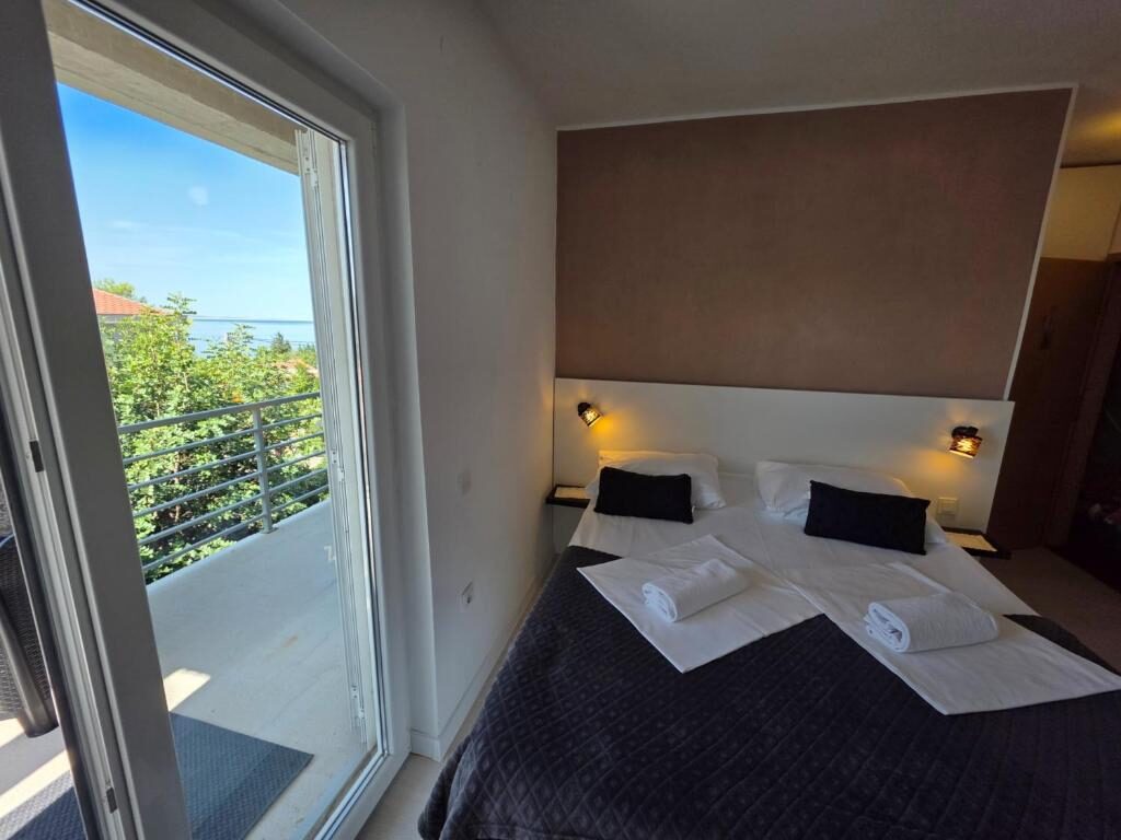 Double room with balcony overlooking the Adriatic Sea